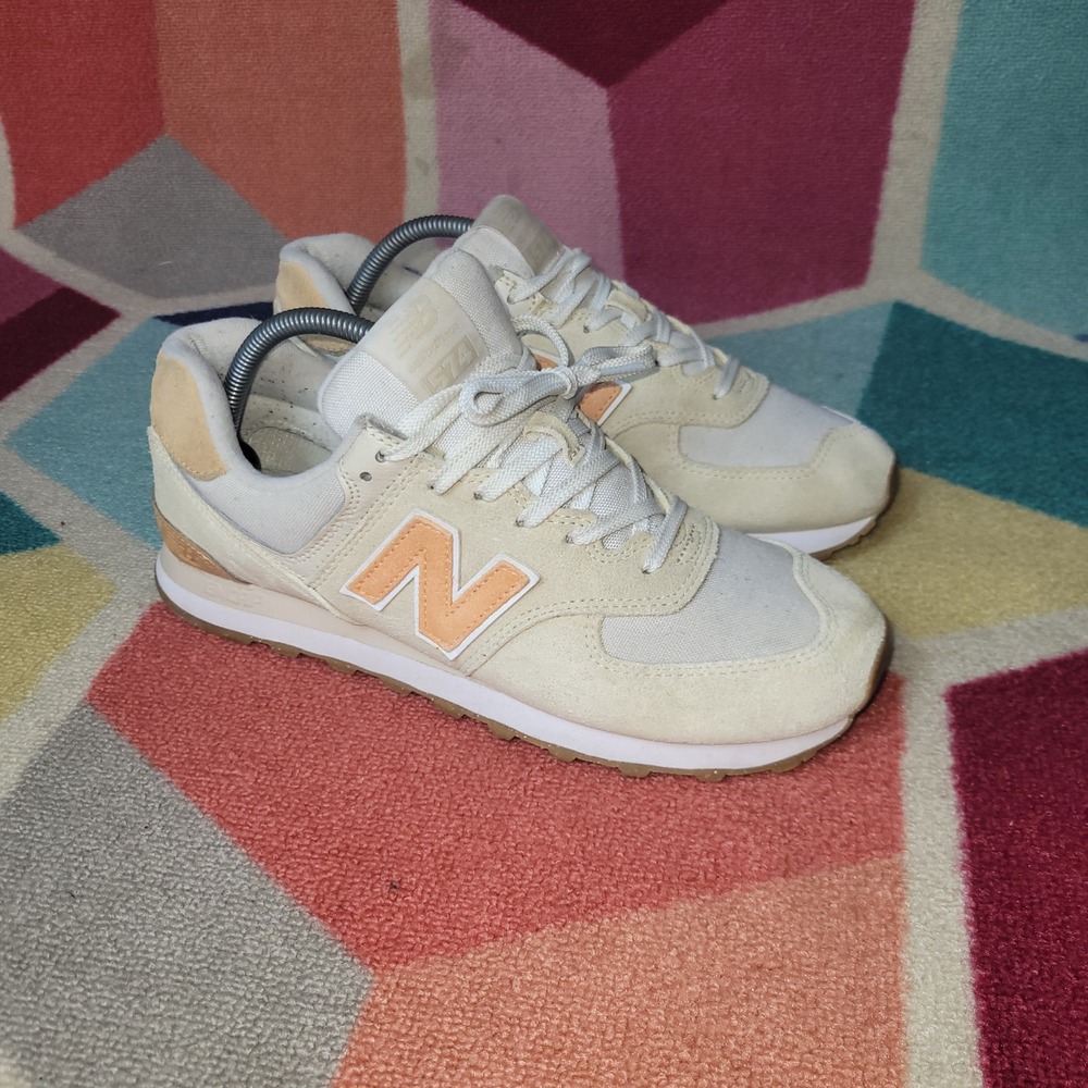 New Balance Women's Sneakers in Cream and Peach